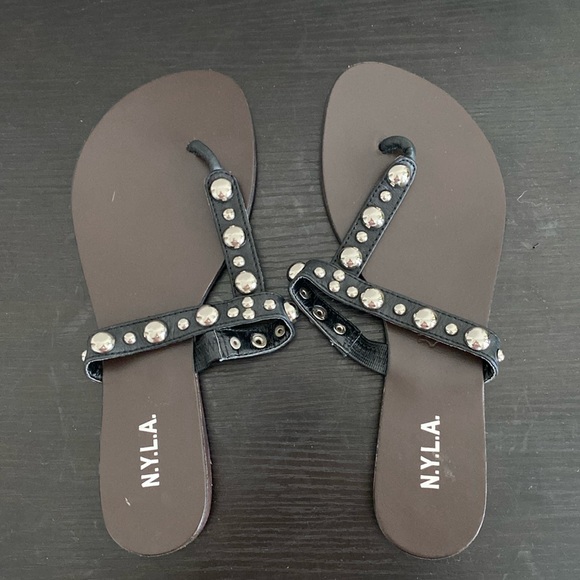 Gently Used Women’s Sandals - Picture 1 of 3